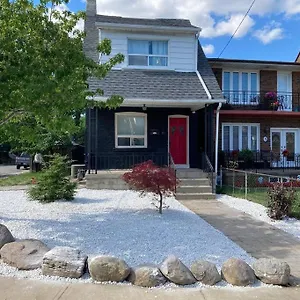 https://cheerful-3bdm-home-with-free-parking-on-premises.hotelstorontoontario.org